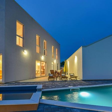 Villa Silente Sukosan Luaran gambar