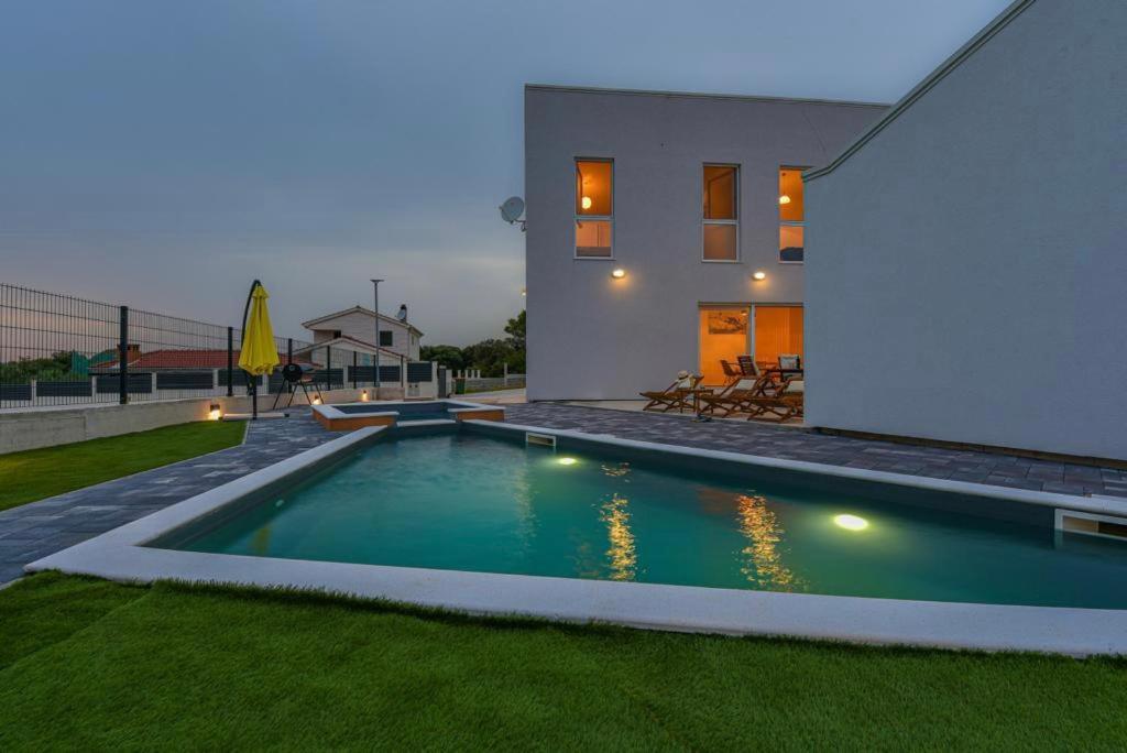 Villa Silente Sukosan Luaran gambar
