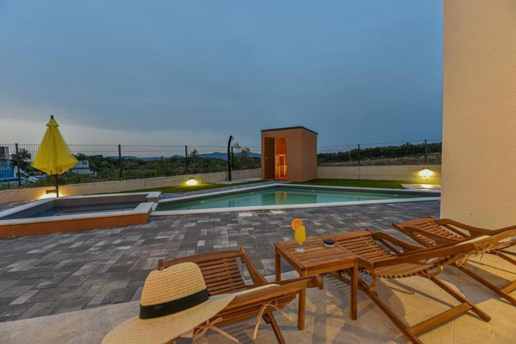 Villa Silente Sukosan Luaran gambar