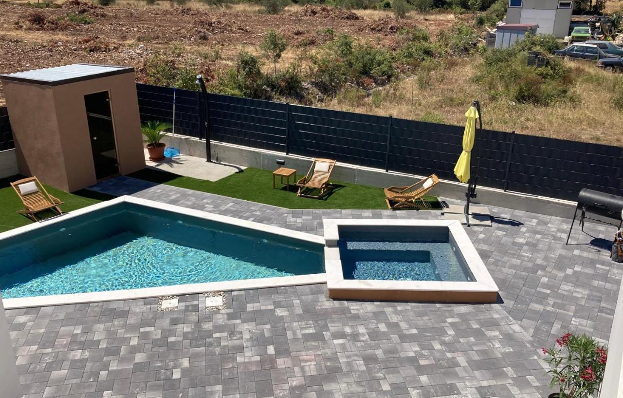 Villa Silente Sukosan Luaran gambar